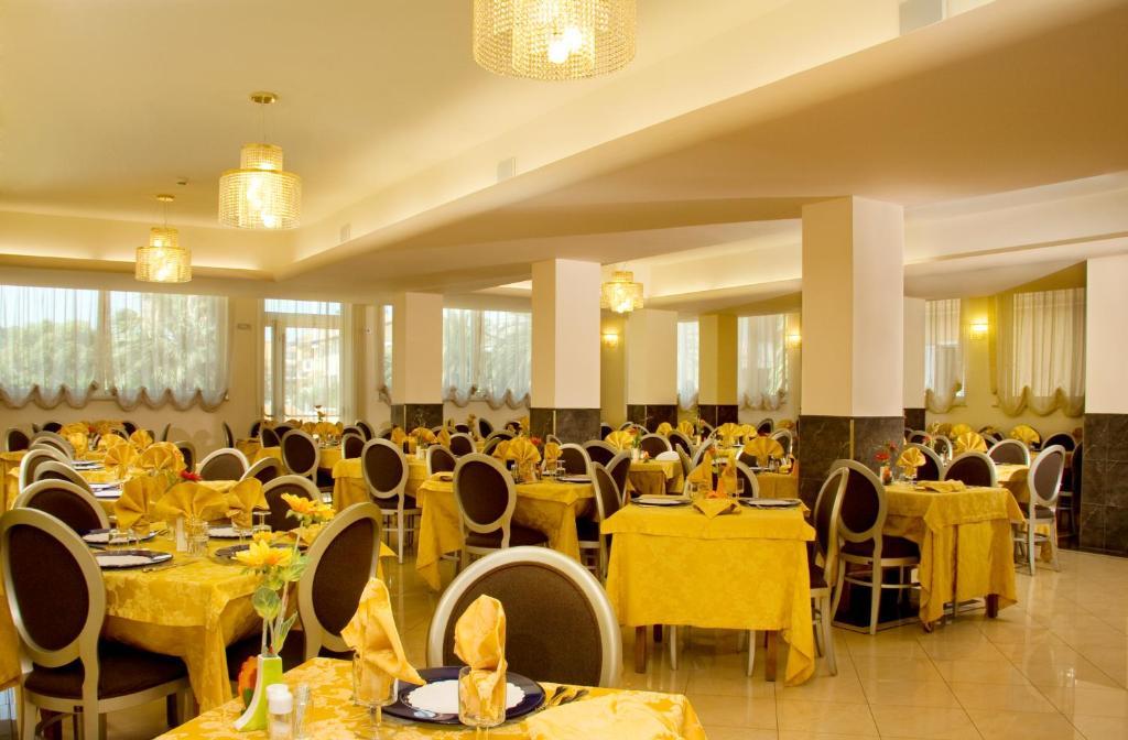 Hotel Bahia San Benedetto del Tronto Exterior foto